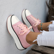 Low-top Lace sneakers