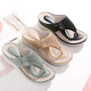 Women Fashionable Soft Bottom Beach Slippers  All-Match Short Stylish Slip-On Eye Catching