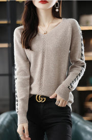 Women Pure Wool  V-Neck Stitching Long-Sleeved Autumn Winter Pullover Loose Knitted Cashmere Sweater