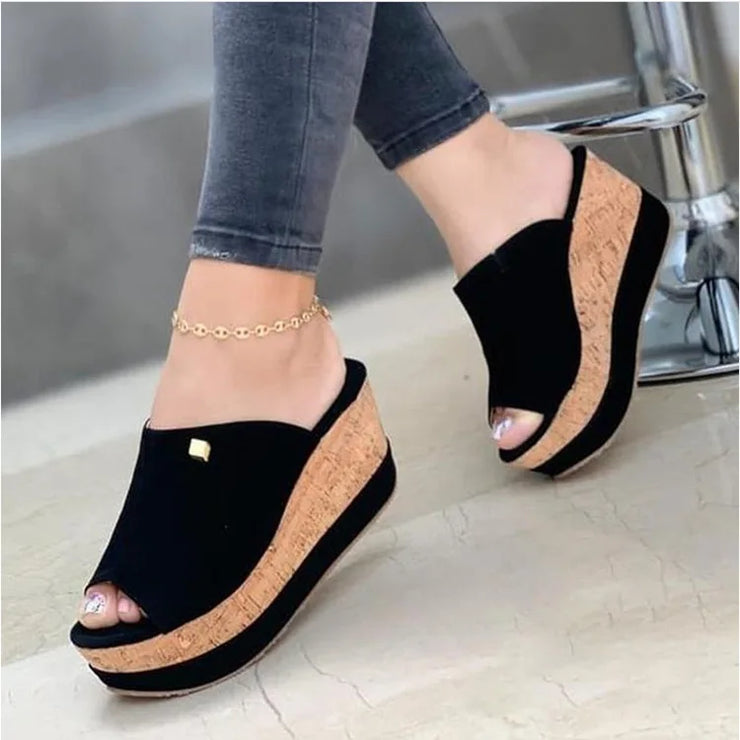 Eye-Catching Fashion Platform Wedge Slippers for Women Peep Toe Sandals with Stylish Wedges