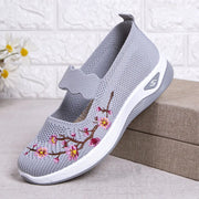 Women's Sneakers Slip on Casual Shoes Soft Sole Embroidered Walking Shoes Lightweight Knitted Flat Shoe