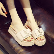 Fashionable Women Platform Design Slides with Letters Anti-slip Sandals for Casual Wear