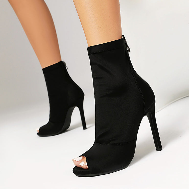 High-heeled Women&